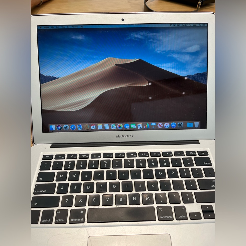 MacBook Air 13” - Picture 3 of 8